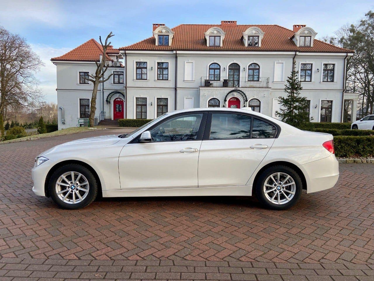 BMW 3 Series фото 5