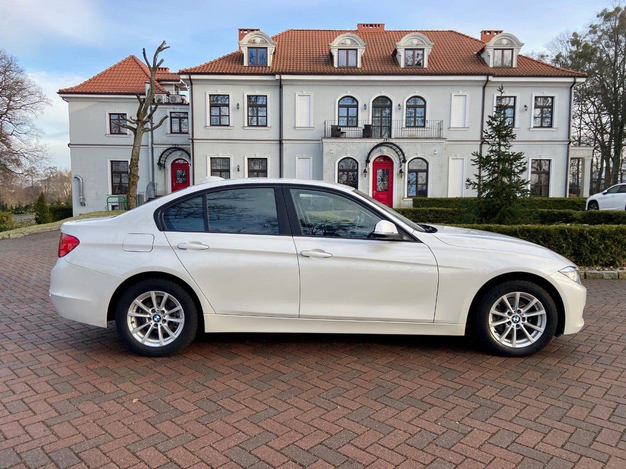 BMW 3 Series фото 6