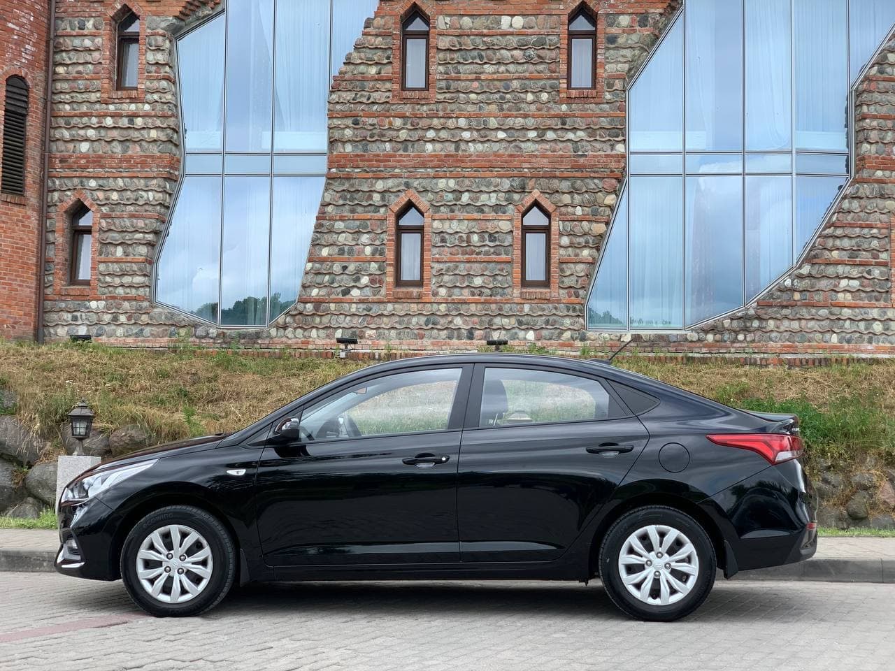 Hyundai Solaris фото 3
