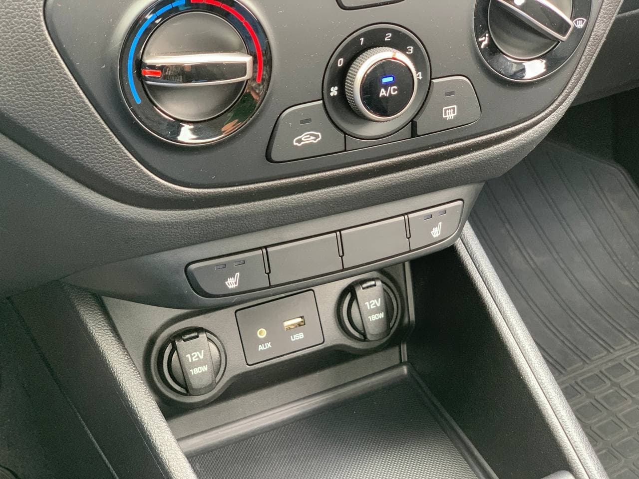 Hyundai Solaris фото 5