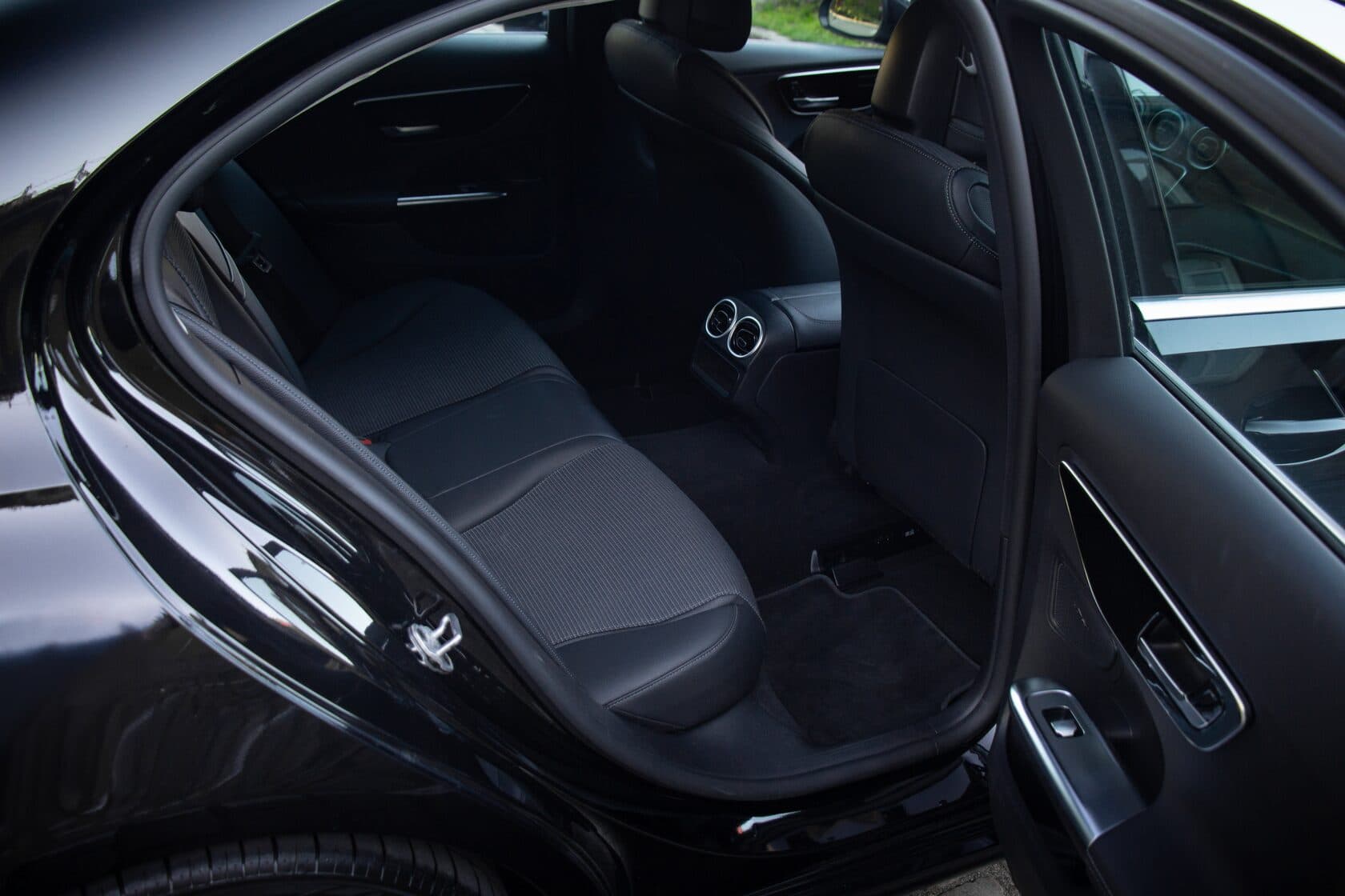 Mercedes-Benz C-Class фото 19