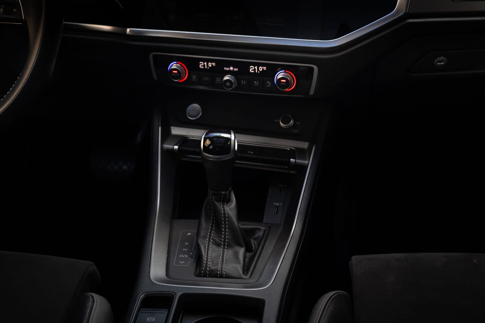 Audi Q3 фото 10