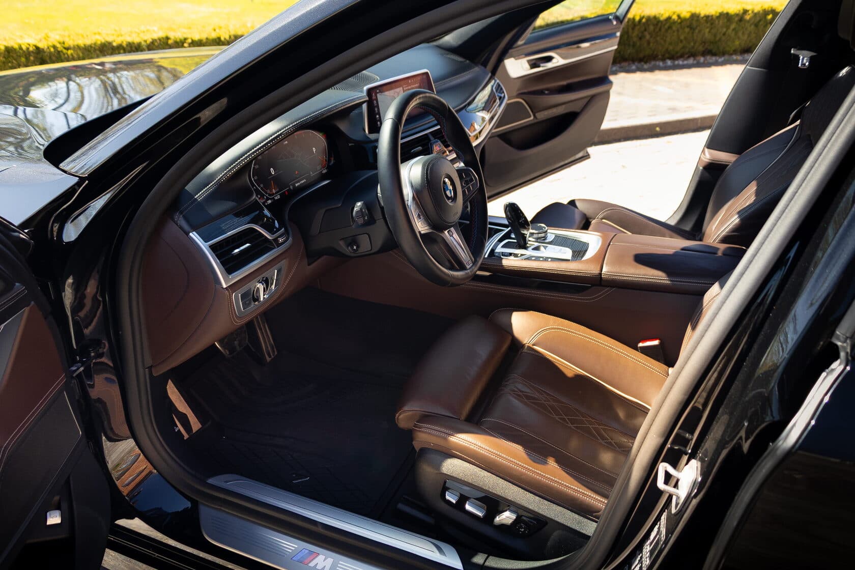 BMW 7 Series G11 фото 6