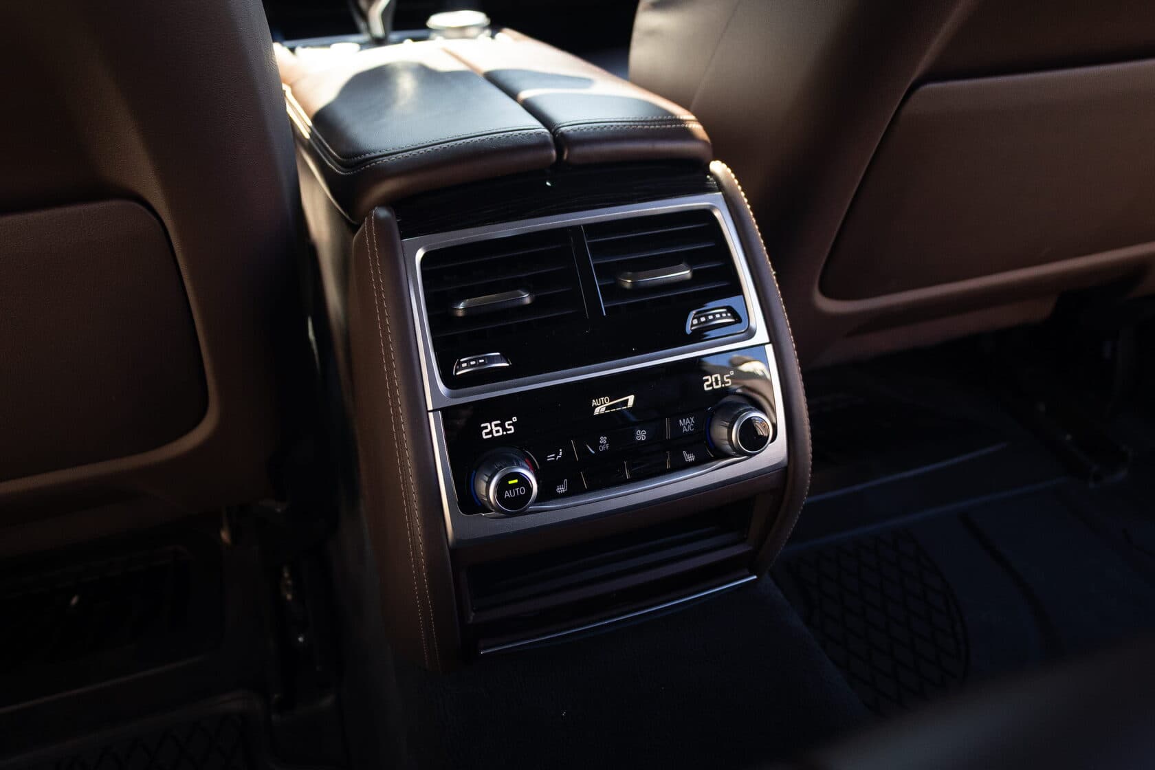 BMW 7 Series G11 фото 8