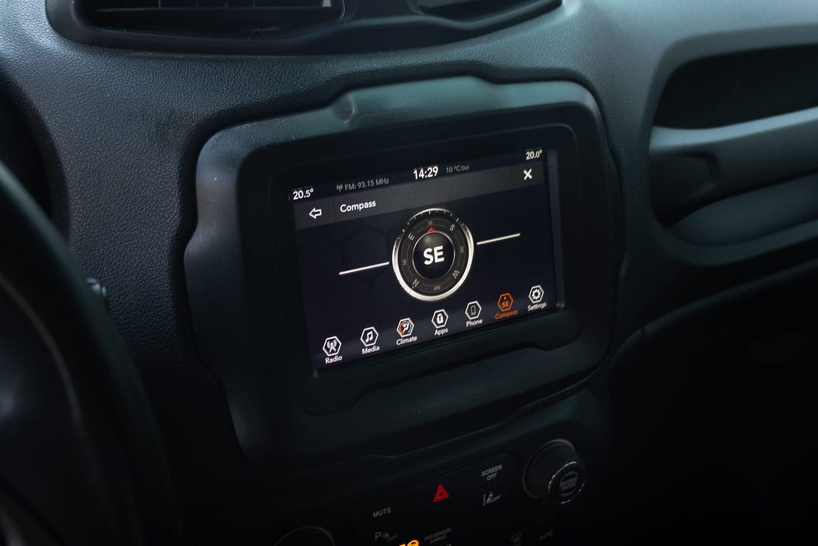 Jeep Renegade фото 18