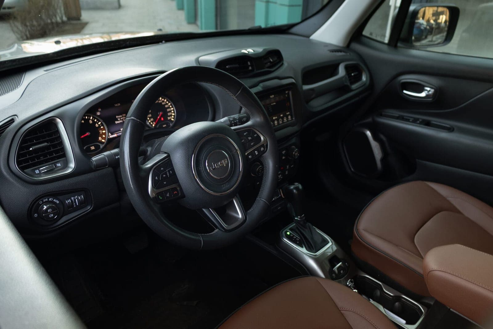 Jeep Renegade фото 19