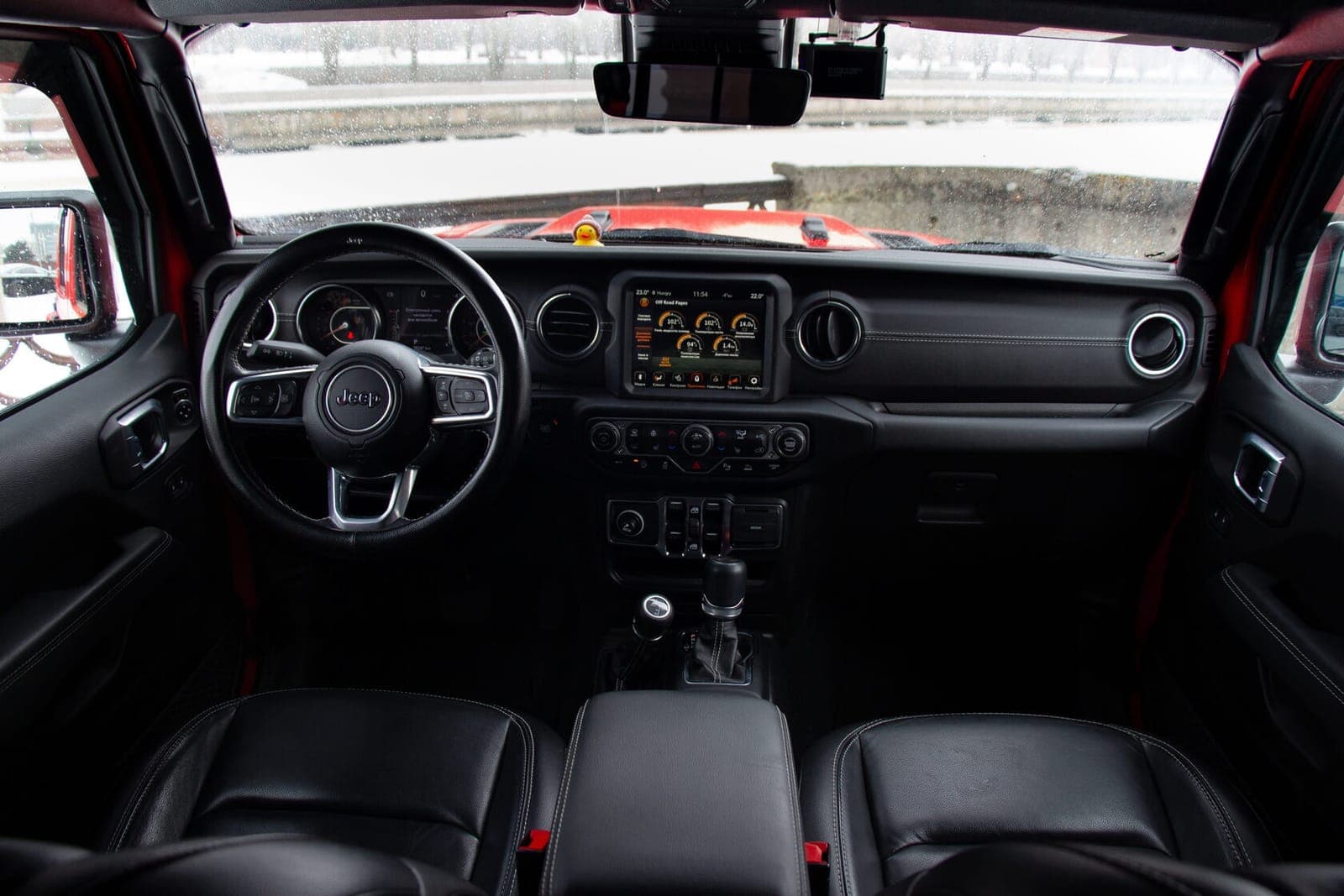 Jeep Wrangler Sahara фото 16