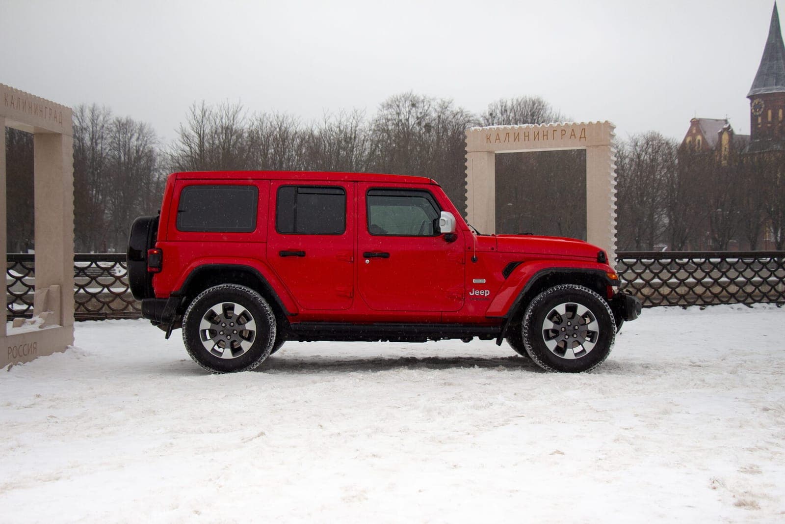 Jeep Wrangler Sahara фото 6