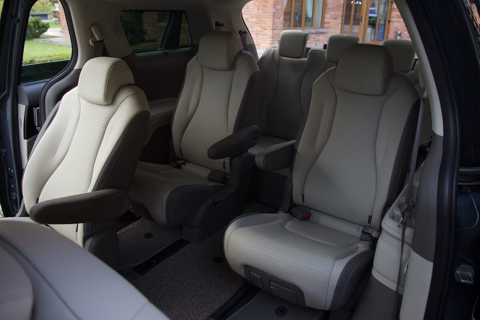 Kia Carnival фото 16