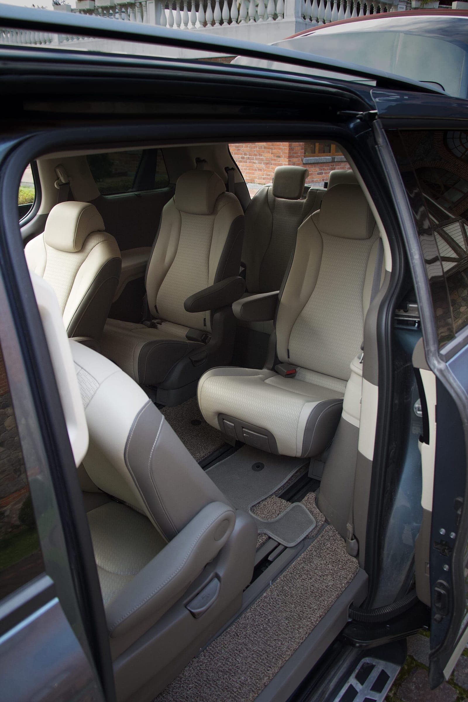 Kia Carnival фото 17
