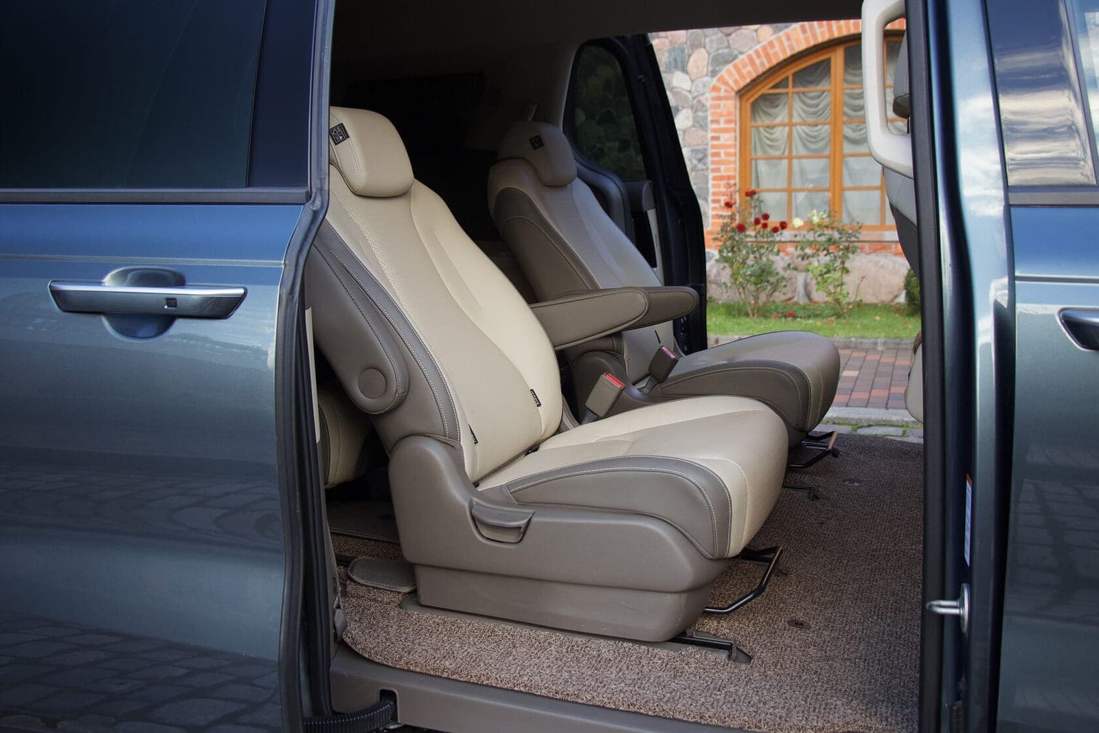 Kia Carnival фото 6
