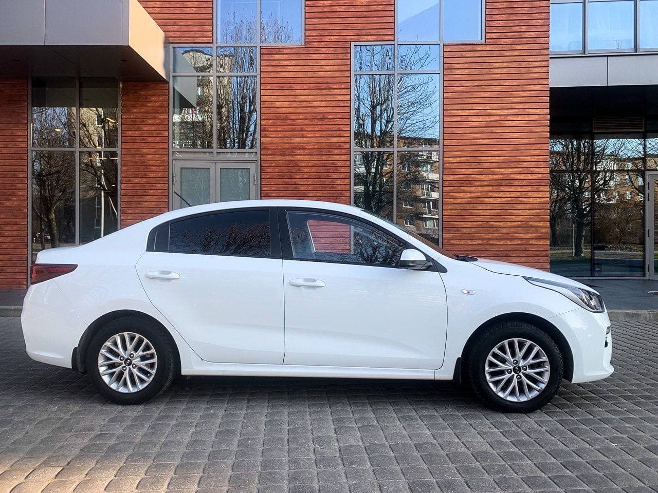 Kia Rio фото 6