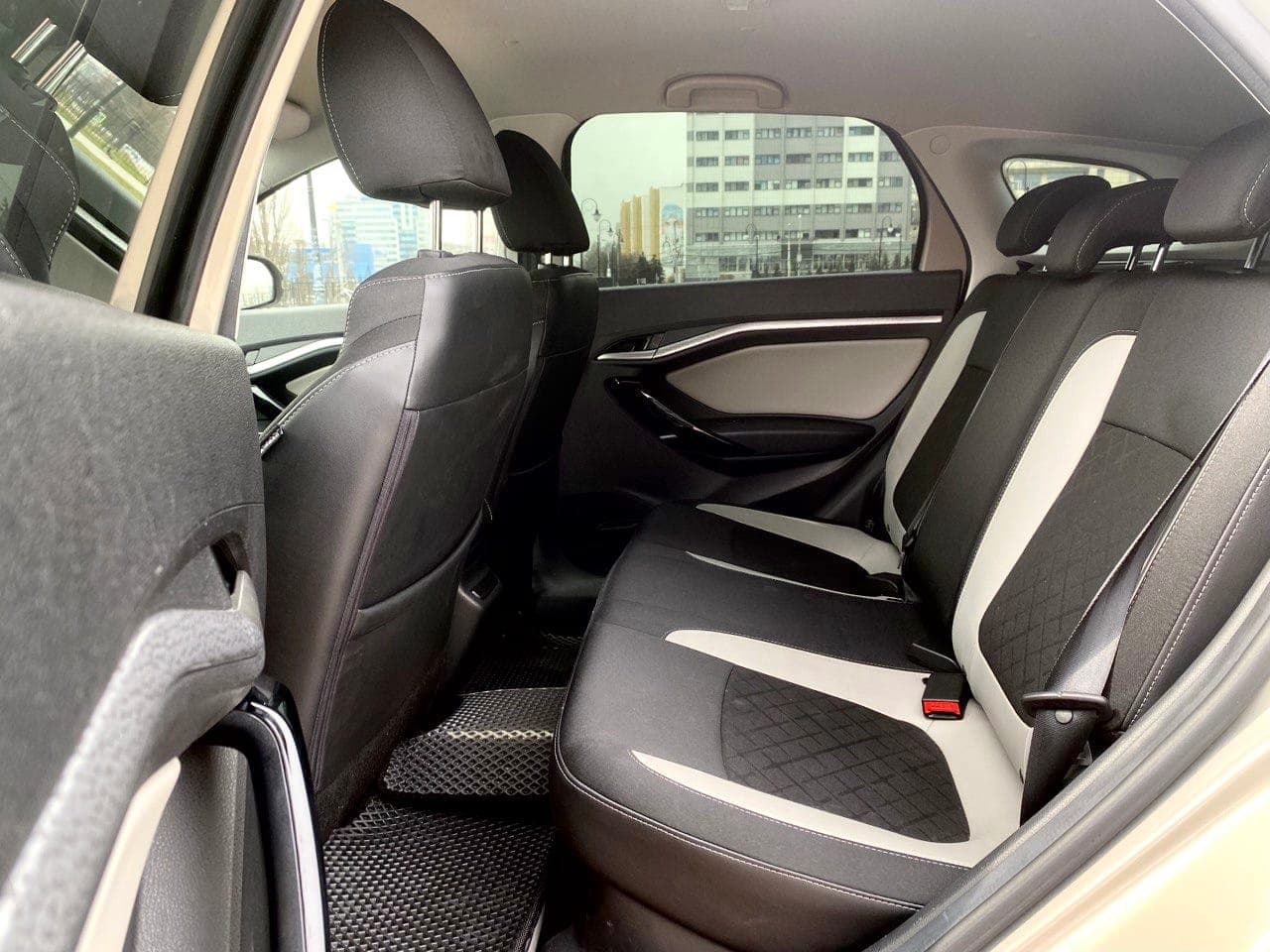 Lada Vesta Cross фото 6