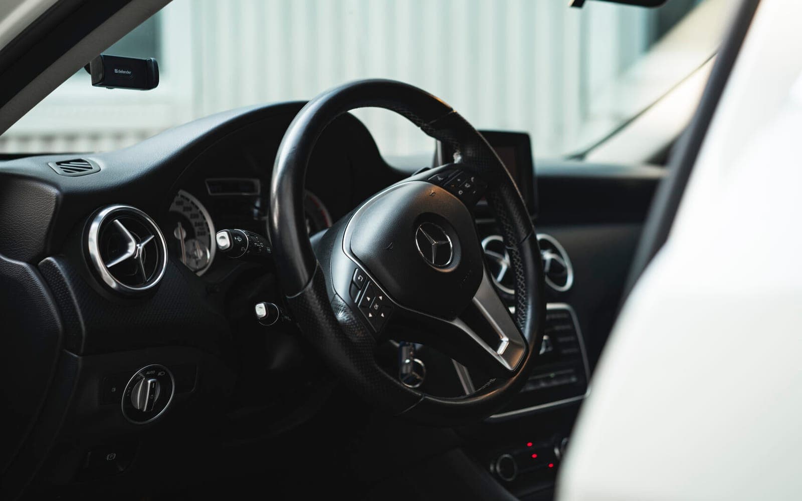Mercedes-Benz A-Class фото 14
