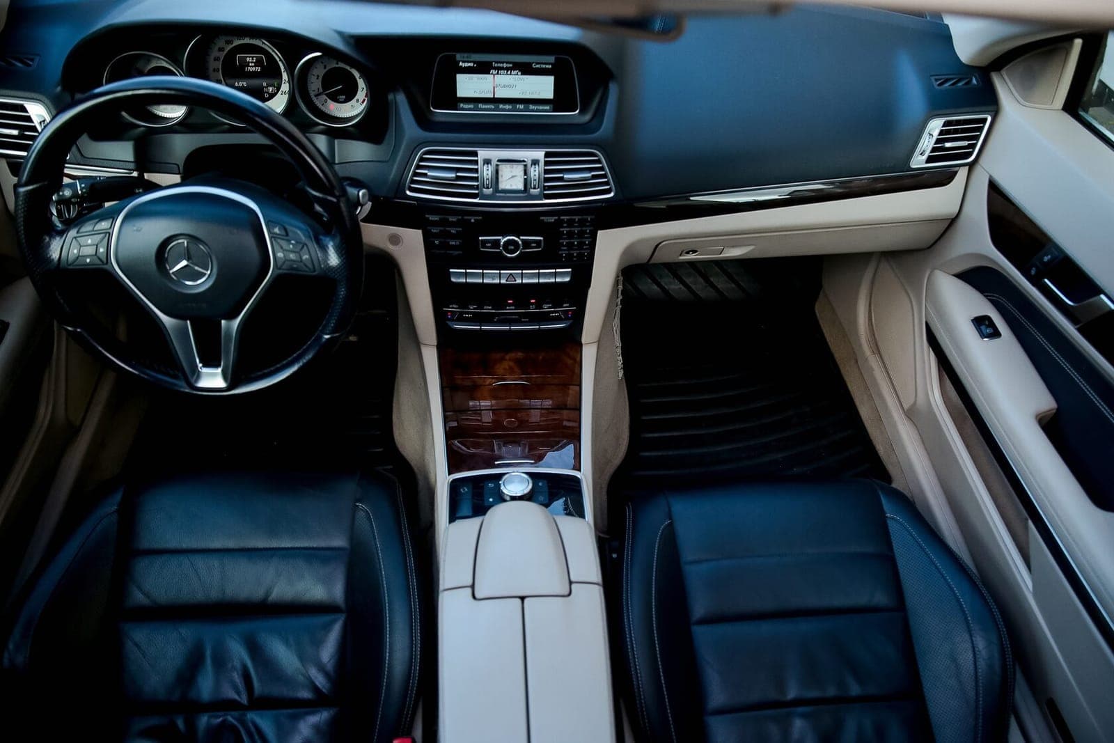 Mercedes-Benz E-Class фото 10