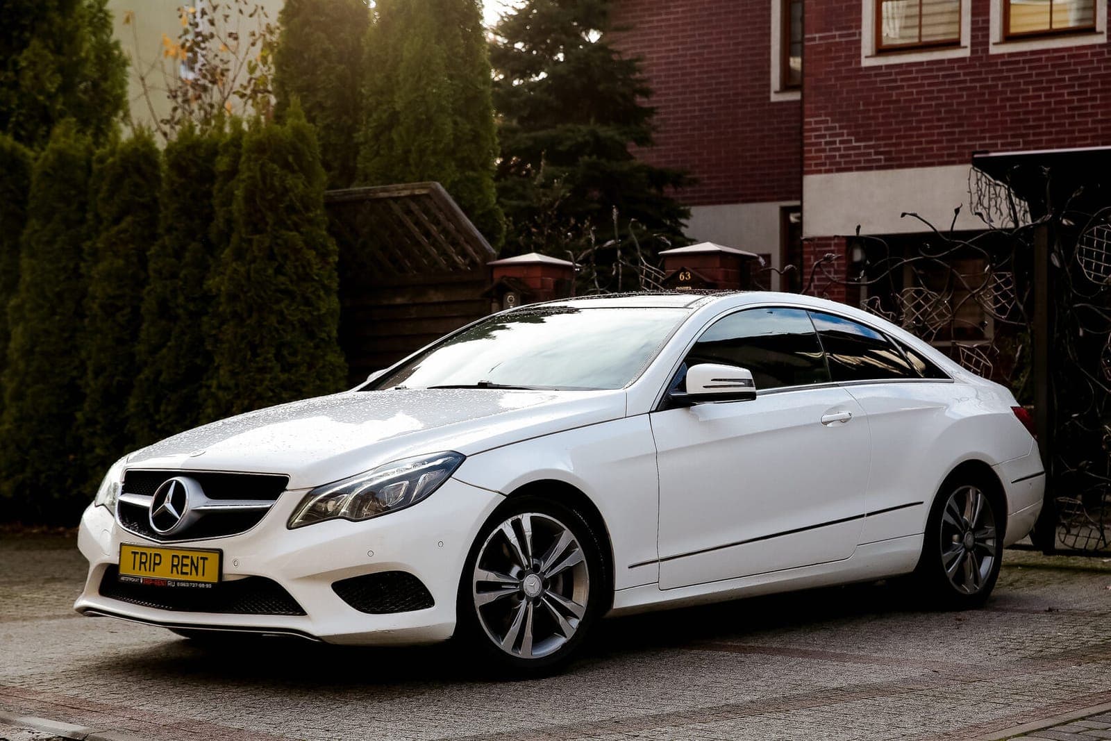 Mercedes-Benz E-Class фото 4