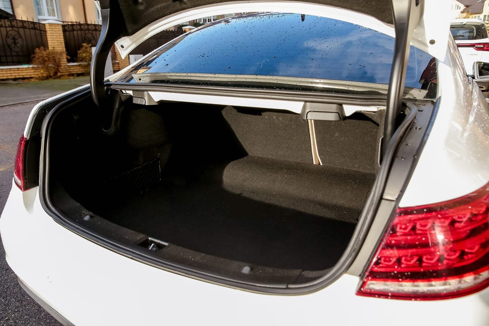 Mercedes-Benz E-Class фото 7