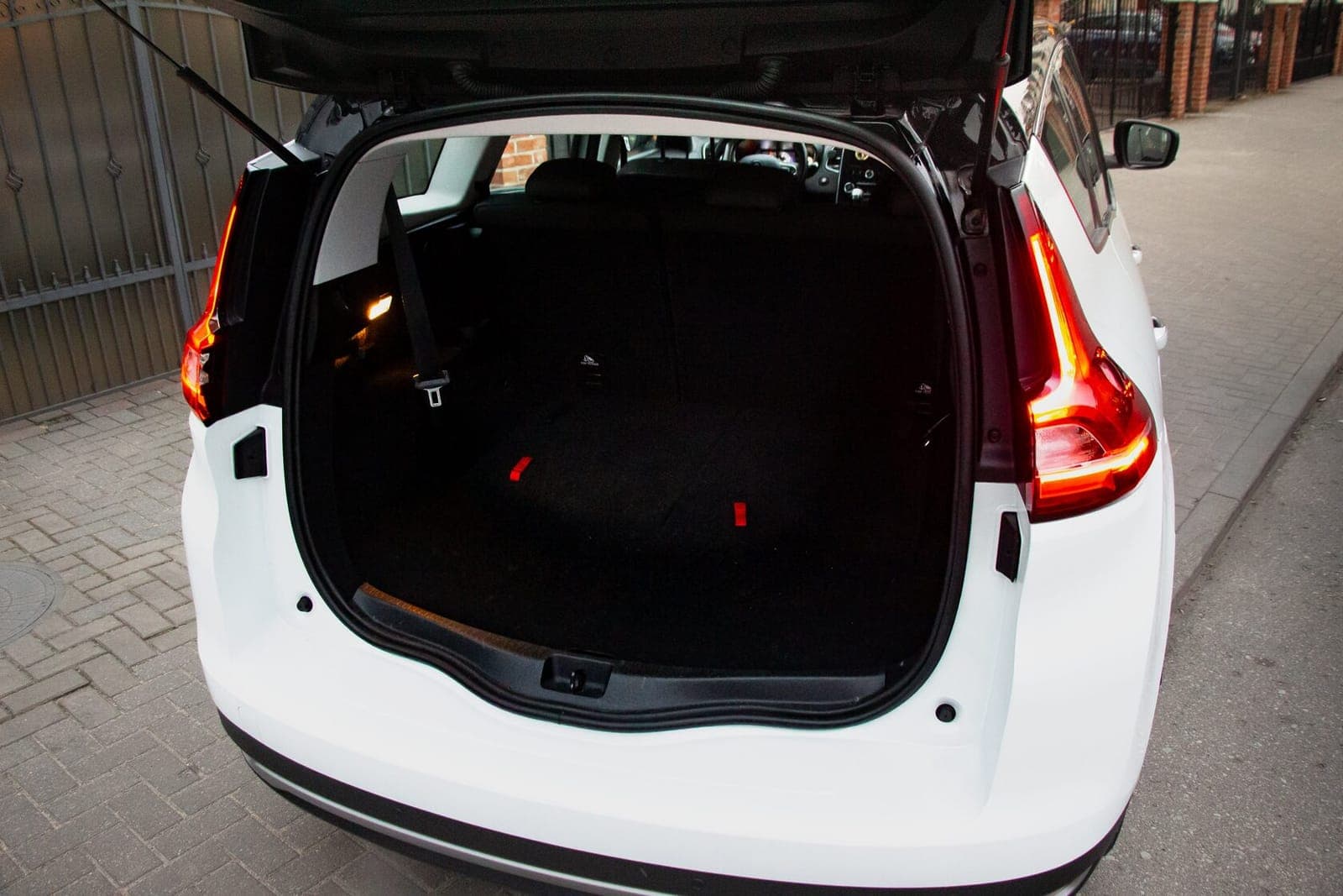 Renault Scenic фото 16