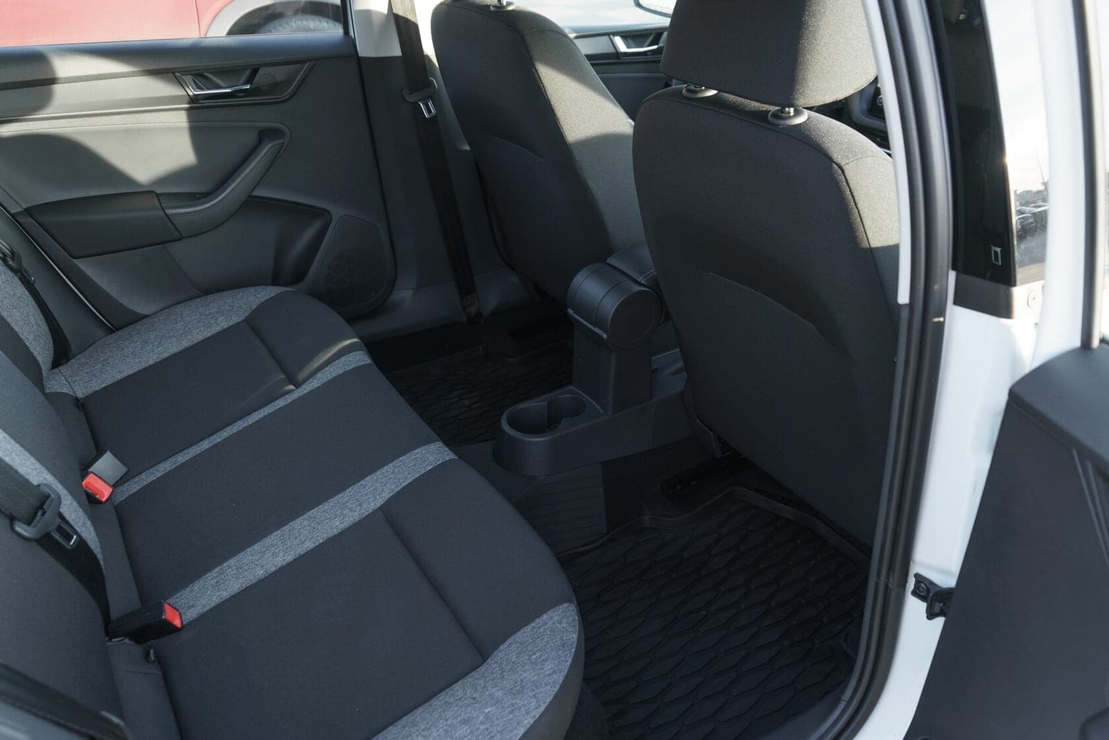 Skoda Rapid фото 10