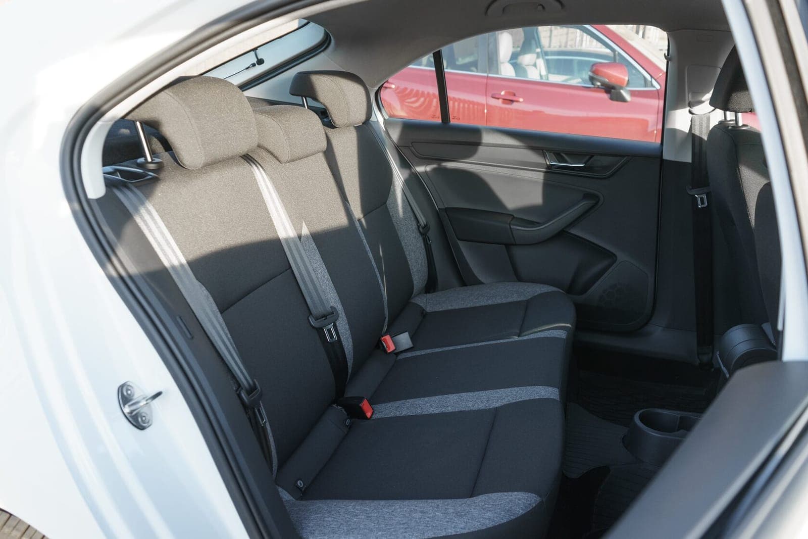 Skoda Rapid фото 11