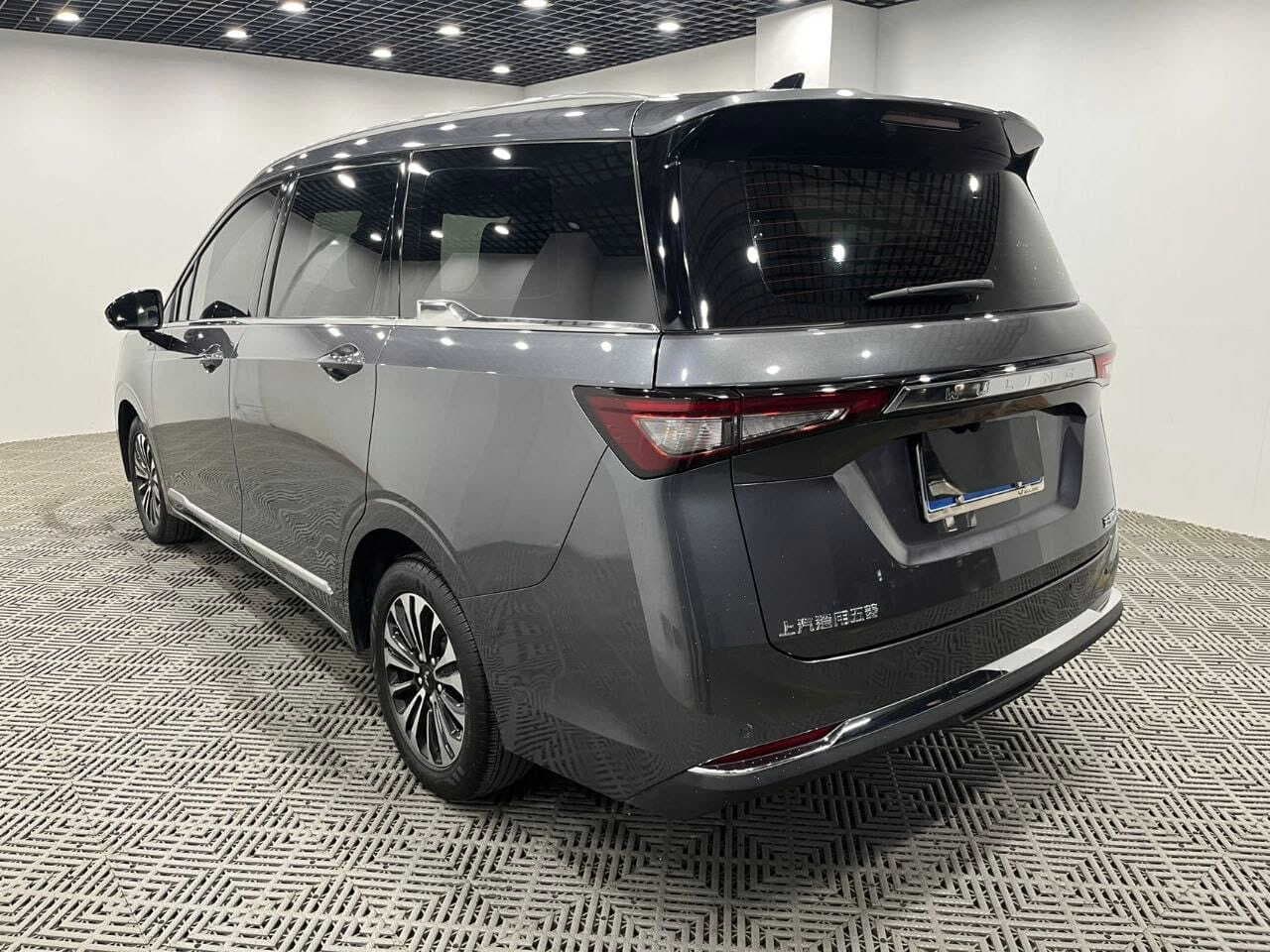 Wuling фото 6